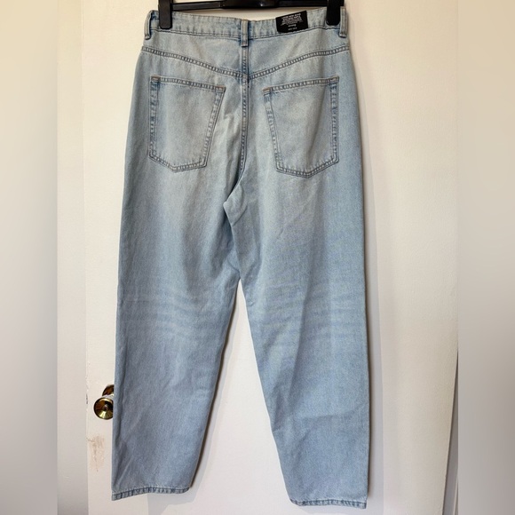 🎉4/30$🎉 NWT Divided Size 8 High Waisted Light Wash Jeans - Picture 4 of 5